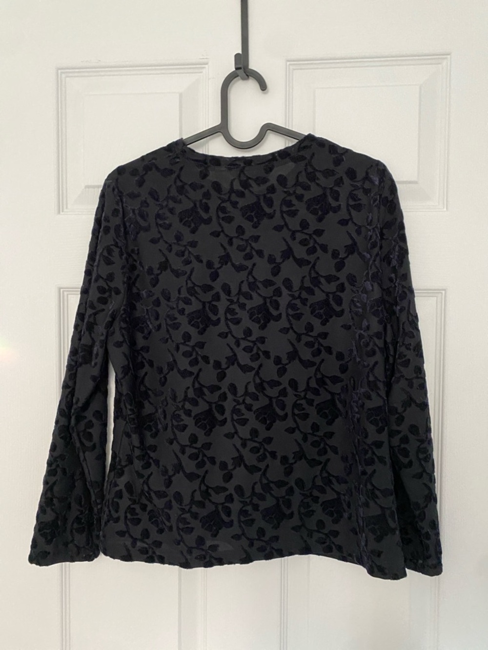 HUIS CLOS Black Floral Long Sleeve Top - Picture 2 of 4
